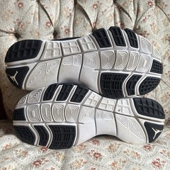 Jordan‘ Black & White Low Top Sneakers 6.5Y Breathable Mesh Synthetic