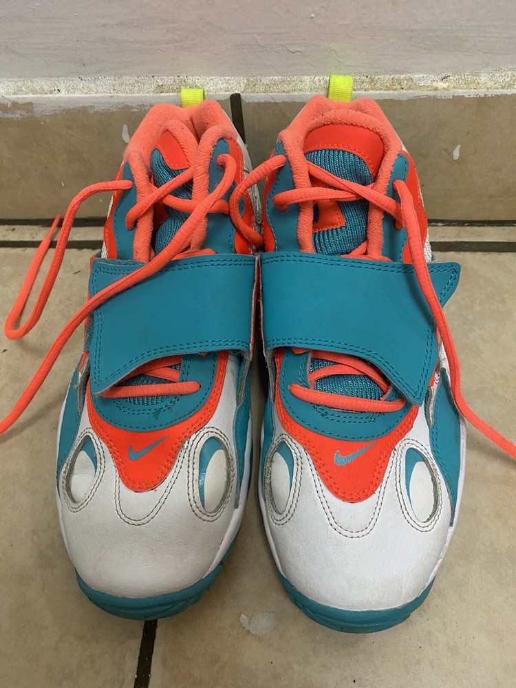 EUC Nike Air Speed Turf Training Shoes Size 7Y