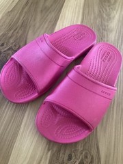 Crocs Iconic Comfort kid’s pink rubber sandals Size 3