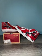 Vanns Sk8Hi. Reflect Check Flame Racin. Youth size 5Y. VNOA4UI2IZQ