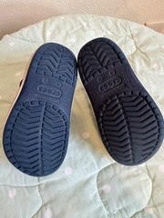 Crocs Classic Unisex Kids Clogs – Size 8/9 Navy Blue