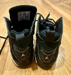 Nike Air Jordan TRUE FLIGHT Black / White Gold 343796-017 Size 1 .5 Youth