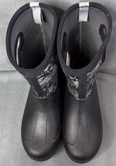 Bogs Neo Classic Mid Camo Winter Boots Youth Size 5 Waterproof Insulated