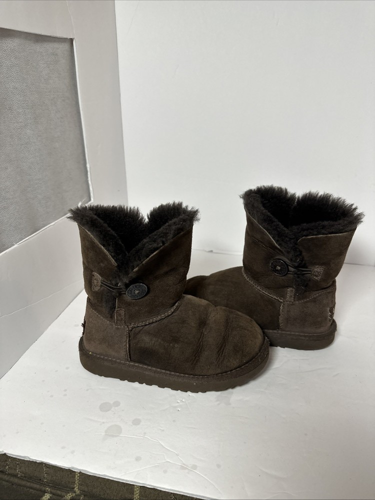 Kid’s Uggs Bailey Button Brown Winter Shearling Boots, Size 1