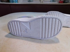 Classic Puma Carina Metallic silver strip White Kids Sz 9 Elastic Laces Sneakers