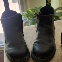 Dr. Martens 2976 Chelsea Black Leather Boots Kids US 10 UK 9 EU 27 Unisex