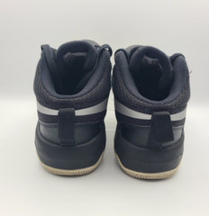 Nike Team Hustle D8 Unisex Size 5.5Y Black Athletic Shoes Sneakers 881941-001
