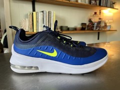 Nike air Max Axis Size 7 Youth