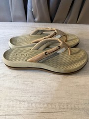 SPERRY TOP-SIDER YOUTH BLUEFISH THONG FLIP FLOPS SIZE 3 TAN/BROWN.