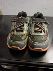 kids starter sneakers Size 9