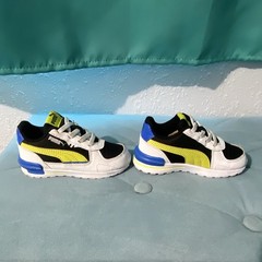 PUMA Unisex Kids Athletic Sneaker Low Top Lace-Up Colorblock Size 8