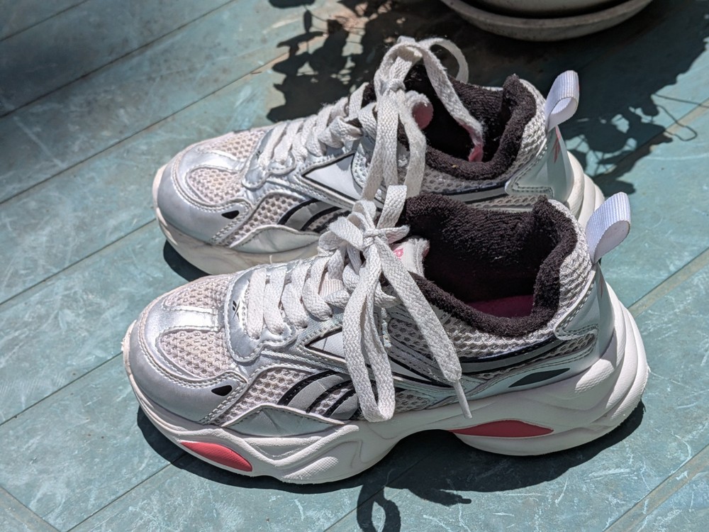 Reebok Unisex Kids Mesh Low Top Lace-Up Sneakers Silver/White/Pink US 1