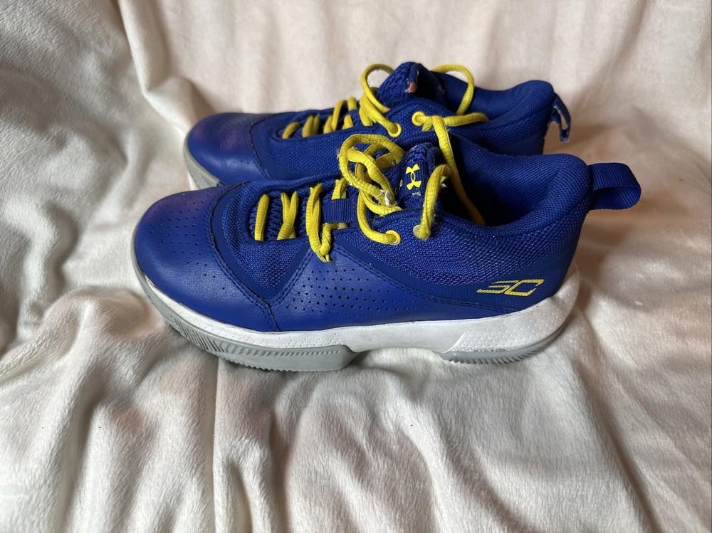 kids under armour gs sc 3zero iv size 4Y (3023918 403) no box