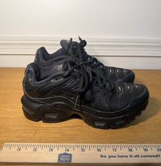 Nike Air Max Plus „Triple Black“ sneakers Youth Sz 5.5 CD0609-001 Retro