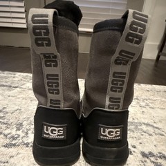 UGG Waterproof Drawstring Snow Boots Suede Gray/Black Unisex Kids size US 2