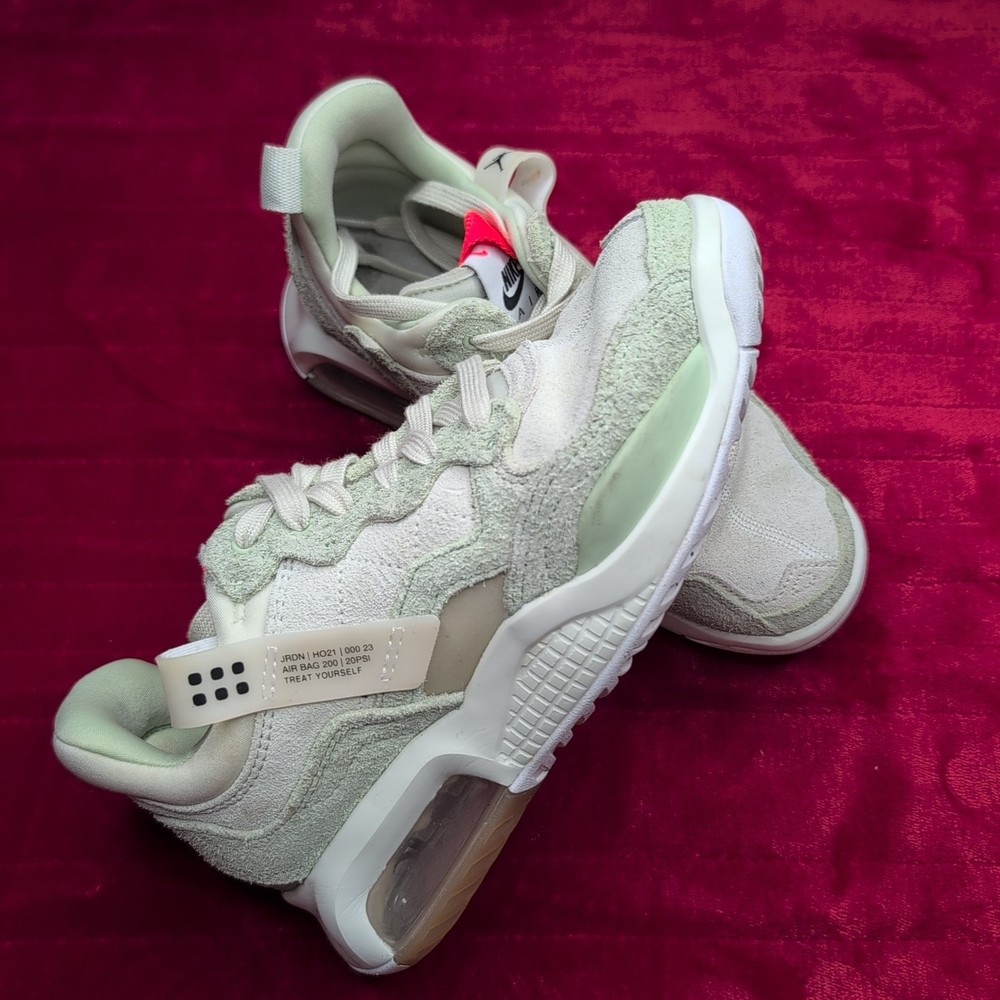 Size 5 (GS) – Jordan MA2 Low Honeydew