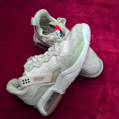 Size 5 (GS) – Jordan MA2 Low Honeydew