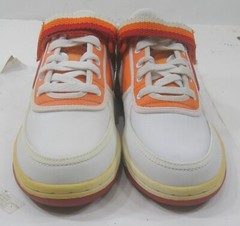 Nike Sneaker White, Red & orange Accents 314675-811 YOUTH SIZE 5