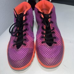🔥NIKE KYRIE 1 (GS) BERRY METALLIC SILVER ATHLETIC SHOE – #717219-508 – SIZE 6Y