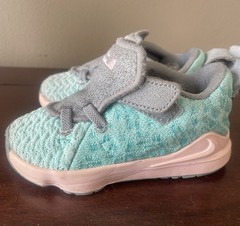 Nike Lebron 17 light aqua gray light pink BQ5596 444 toddler sneakers sz 6 C