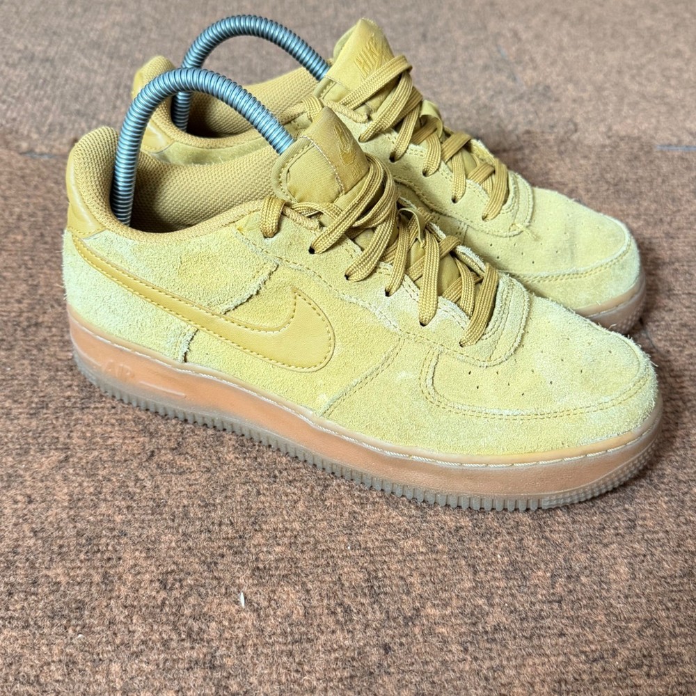 Nike Air Force 1 Low Wheat Gold Suede Gum Sole Sneakers BQ5485-700 Mens 6Y