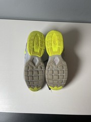 Nike Air Max Invigor GS Running Trainers, Wolf Grey/Volt/Black, size 4.5Y