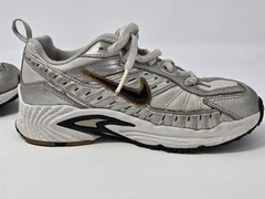 NIKE INDOOR TRAINERS WITH NON MARKING SOLES US Child / Kid Size 13C