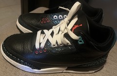 BOYS GRADE SCHOOL AIR JORDAN 3 RETRO_BLACK/RED-HYPER JADE FV5437-001-SIZE 5.5
