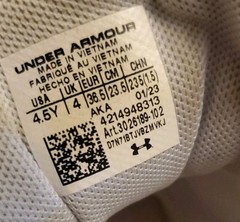 Under Armour Assert 10 Running Sneaker Shoes Youth Size 4.5 Gray