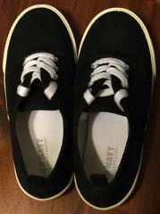 Pre-owned/Used ~ Old Navy Black & White Lace Up Sneakers! ~ Youth Shoes Size 13.