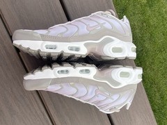 CD0609-035 Nike Air Max Plus – Size Y7 / W8.5 Brand New In Box