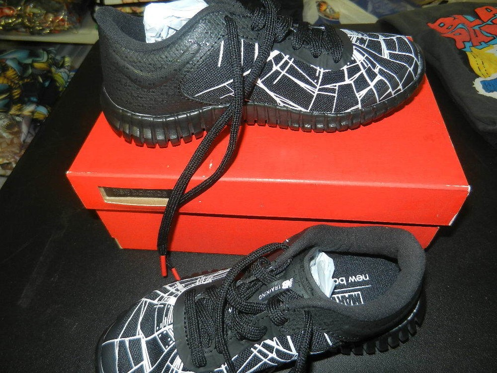 Avenger Venom Youth Size 13 Fantom Fit Running Shoes -New Balance