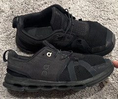 On Cloud Sky Youth Black 3YD11440485 Running Shoes! Size 5Y