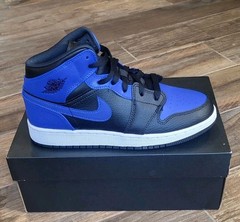 Air Jordan 1 Mid Hyper Royal GS, Big kid 6 Youth, 7.5 Women’s