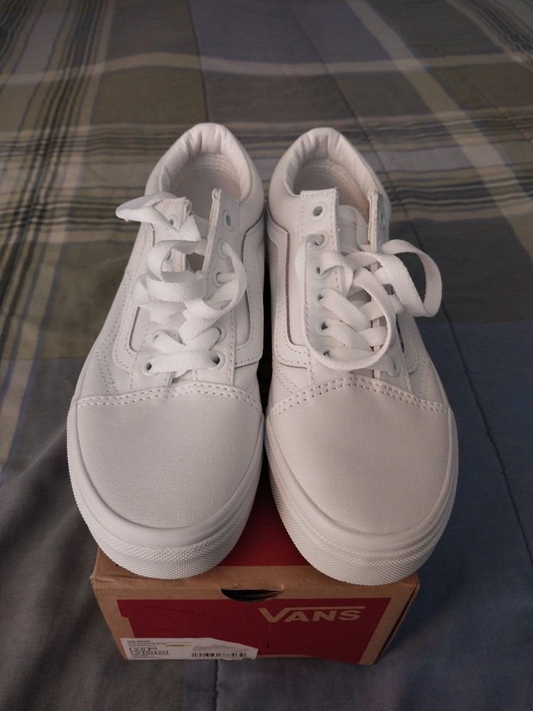 Size 3 – Vans Kid’s Old Skool Shoe – True White / True White VN0A4BUUQLZ