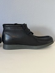 Clarks Wallabee Boot Smooth Black Leather Size 2.5 KIDS / JUNIORS