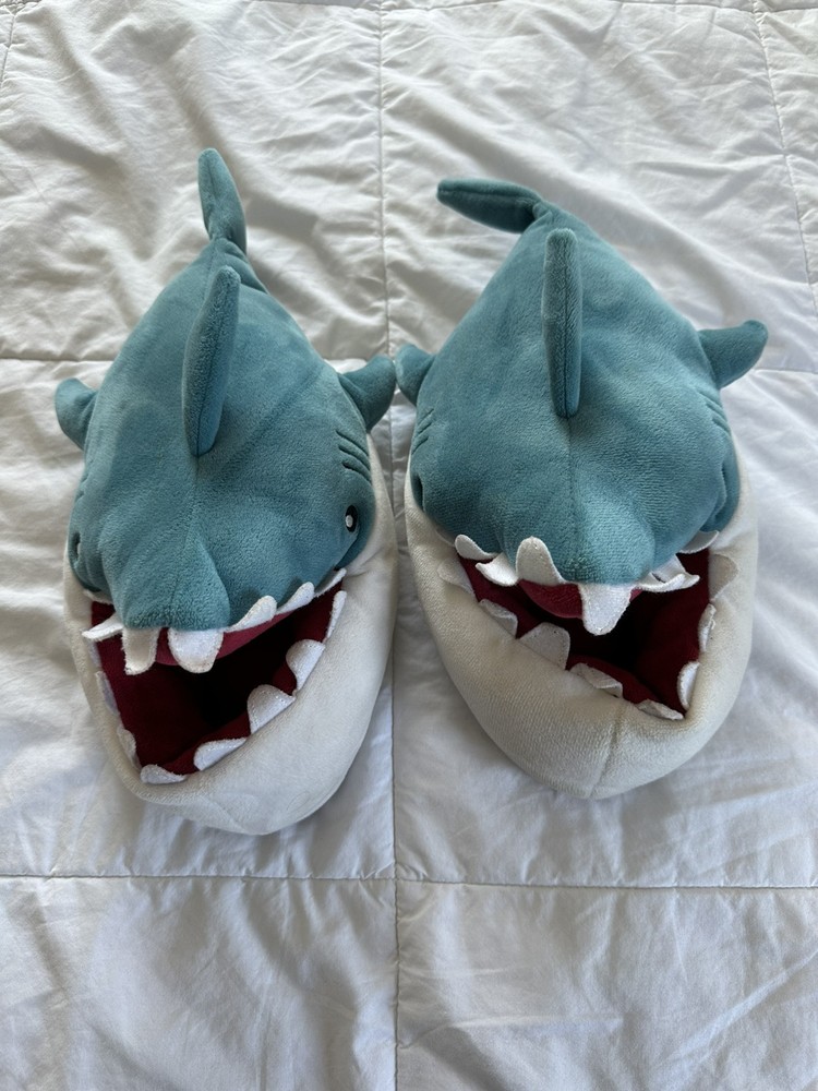 Kids‘ Cat & Jack Knox Shark Ankle Biter Slippers Blue, Size L (4/5)