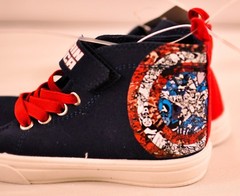 kid’s Marvel Comic Captain America unisex sneakers size 13 navy high top lace up