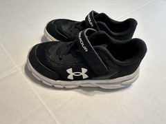 Under Armour Assert 9 AC Youth Running Shoes Sz 8K Black Hook & Loop Sports