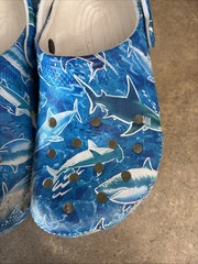 Crocs children’s Size J3 Pool Party Shark Classic Clog Shark Lover Summer