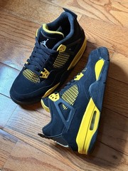 Nike Jordan 4 Retro „Yellow Thunder“ “Black/Tour Yellow” Size 6Y-8W