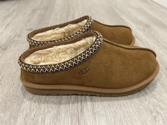 UGG Tasman Slipper Chestnut, Size 6M