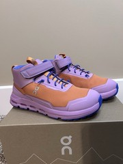 NIB On Running Cloudhero Mid Waterproof Hiking Shoes Orange/Lavender 2.5 Kids
