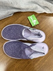 Sanuk Kids Size 4 1/2 Sling Back Slip On Sandals Purple