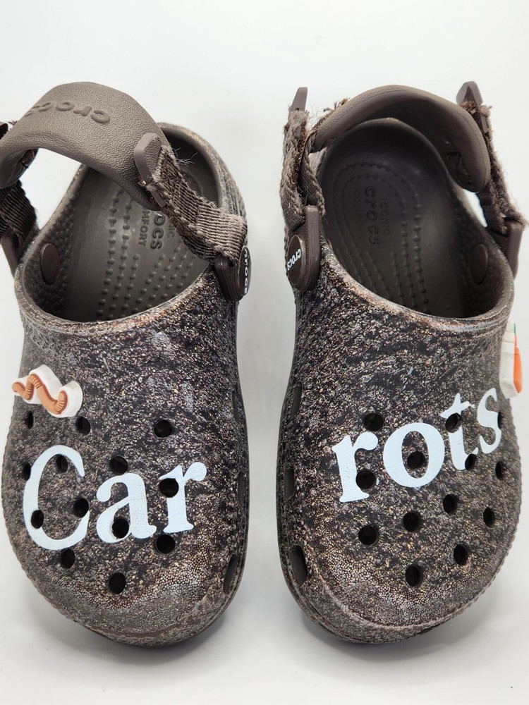 Size C8 Crocs Classic Clog x Carrots with Jibbitz Soil Espresso