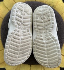 Crocs Classic Lined Clog White Unisex Kids J2 US 2 Slip-On w/ Charms