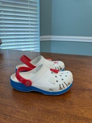 Crocs Hello Kitty 50th Anniversary I Am Classic Clogs Kids white red blue 13