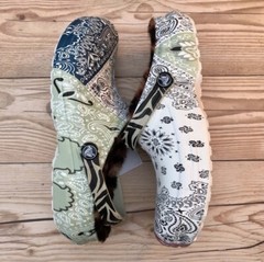 Crocs Classic Lined Zappos Print Lab Bandana Clog Select-a-Size