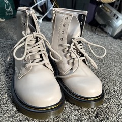 Dr. Doc Martens 1460 Junior Beige Leather Lace Up Side Zip Boots Kids M 4 L 5