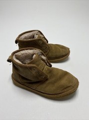 UGG Neumell II Chukka Boots Size 4 Suede 1017320K